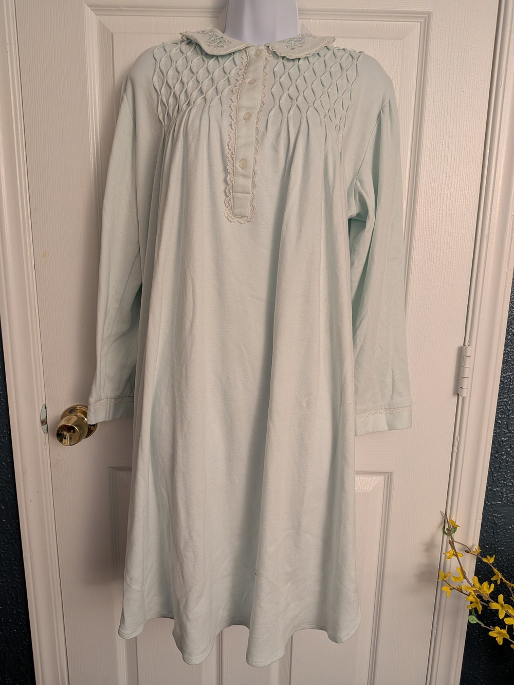 Miss Elaine Classic Lt Blue Floral Embroiderery Smocked Lace Vintage Nightgown S